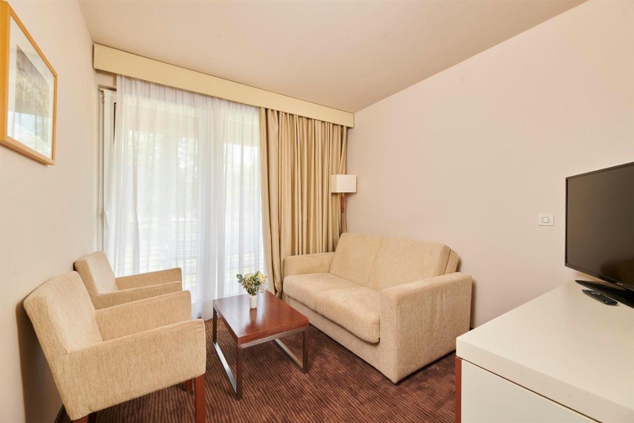 Hotel Albatros Plava Laguna Porec Exterior photo